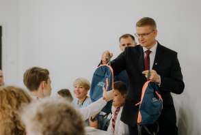 dzieci z Łotwy, Litwy i Ukrainy z wizytą u prezydenta Częstochowy w piątek, 26 sierpnia